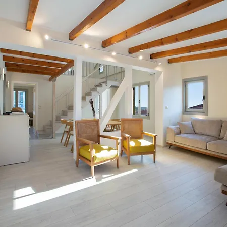 Apartment Main Street Loft