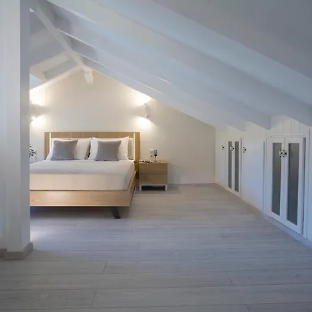 아파트 Main Street Loft 니드리